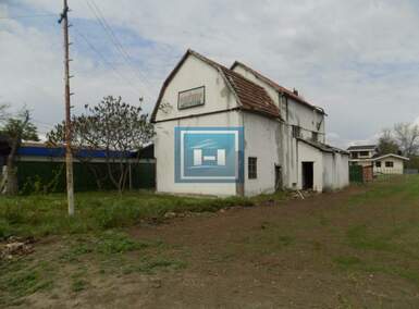 Kuća, Paraćin - Striža | Prodaja · 199m² · 18.000€