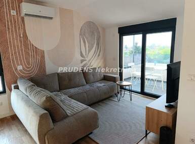Dvoiposoban stan, Beograd - Surčin (mesto) | Izdavanje · 57m² · 650€