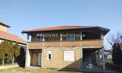 Kuća, Beograd - Surčin (mesto) | Prodaja · 281m² · 280.000€