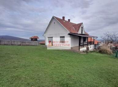 Kuća, Gornji Milanovac - Kamenica | Prodaja · 135m² · 55.000€