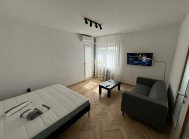 Jednosoban stan, Kragujevac | Izdavanje · 35m² · 400€