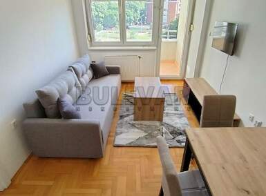 Jednoiposoban stan, Niš - Bulevar Nemanjića | Izdavanje · 37m² · 320€