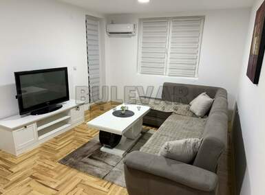 Dvoiposoban stan, Niš - Pantelej(Niš) | Izdavanje · 65m² · 400€