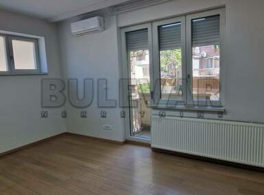 Poslovni prostor / Lokal, Niš - Centar | Izdavanje · 73m² · 450€