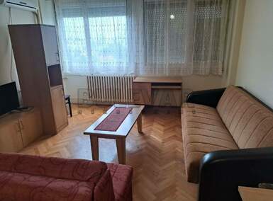 Garsonjera, Niš - Bulevar Nemanjića | Izdavanje · 28m² · 220€