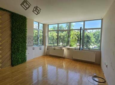 Poslovni prostor / Lokal, Niš - Pravni fakultet | Izdavanje · 55m² · 450€