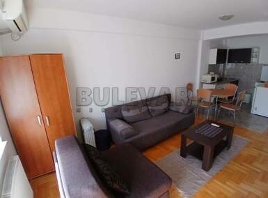 Garsonjera, Niš - Čair | Izdavanje · 29m² · 250€