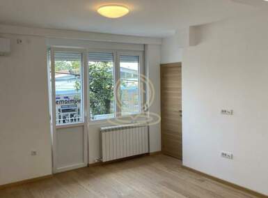 Poslovni prostor / Lokal, Beograd - Dorćol | Izdavanje · 73m² · 750€