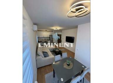 Trosoban stan, Beograd - Surčin | Izdavanje · 67m² · 620€