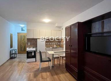 Jednosoban stan, Novi Sad - Bulevar Oslobođenja | Izdavanje · 30m² · 300€