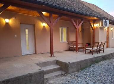 Kuća, Beograd | Izdavanje · 90m² · 100€