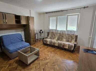 Garsonjera, Niš - Pantelej(Niš) | Izdavanje · 33m² · 220€