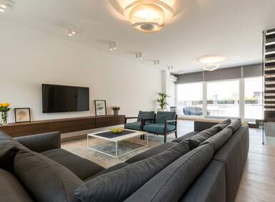 Stan, Beograd - Krunski Venac | Izdavanje · 300m² · 5.000€
