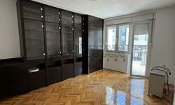 Poslovni prostor / Lokal, Niš - Crveni pevac | Izdavanje · 62m² · 350€