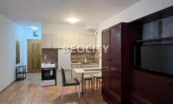 Jednosoban stan, Novi Sad - Bulevar Oslobođenja | Izdavanje · 30m² · 300€