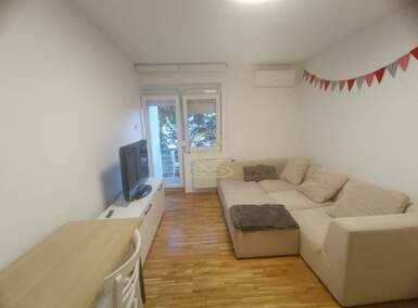 Jednoiposoban stan, Novi Sad | Izdavanje · 50m² · 500€