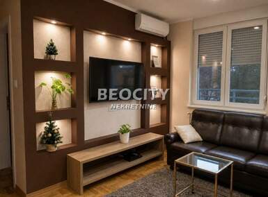 Dvosoban stan, Novi Sad - Bulevar Oslobođenja | Izdavanje · 50m² · 650€