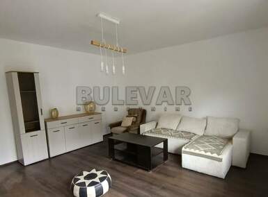 Trosoban stan, Niš - Pantelej(Niš) | Izdavanje · 90m² · 380€