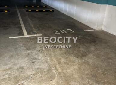 Poslovni prostor / Lokal, Novi Sad - Adamovićevo Naselje | Izdavanje · 12m² · 80€
