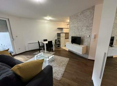 Jednosoban stan, Novi Sad | Izdavanje · 32m² · 370€