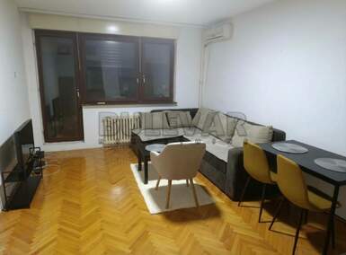 Jednosoban stan, Niš - Bulevar Nemanjića | Izdavanje · 28m² · 250€