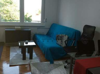 Jednoiposoban stan, Niš - Bulevar Nemanjića | Izdavanje · 32m² · 350€