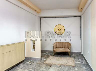 Poslovni prostor / Lokal, Niš - Bulevar Nemanjića | Izdavanje · 15m² · 150€