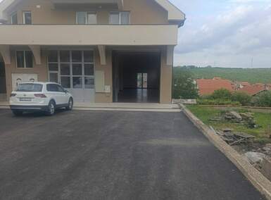 Poslovni prostor / Lokal, Beograd - Kaluđerica | Izdavanje · 160m² · 1.200€