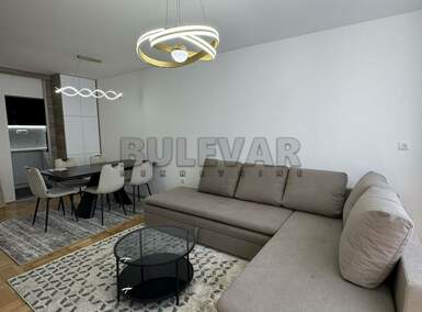 Jednoiposoban stan, Niš - Centar | Izdavanje · 50m² · 550€