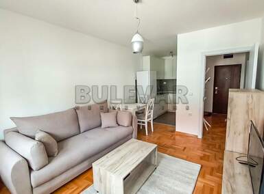 Jednoiposoban stan, Niš - Čair | Izdavanje · 38m² · 350€