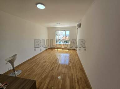 Dvoiposoban stan, Niš - Pantelej(Niš) | Izdavanje · 64m² · 400€