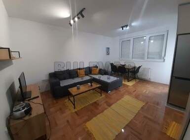 Jednoiposoban stan, Niš - Crveni pevac | Izdavanje · 45m² · 450€