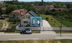 Kuća, Jagodina - Majur | Prodaja · 200m² · 230.000€