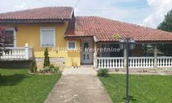 Kuća, Beograd - Surčin (mesto) | Prodaja · 250m² · 552.000€