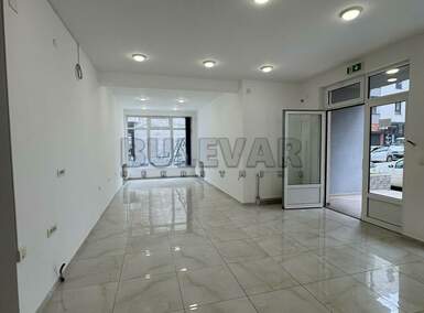 Poslovni prostor / Lokal, Niš - Čalije | Izdavanje · 60m² · 400€
