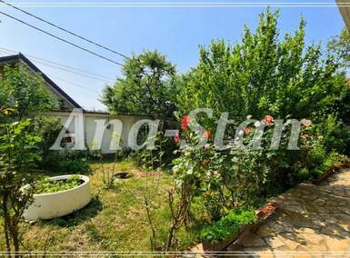 Kuća, Beograd - Kaluđerica | Prodaja · 310m² · 400.000€