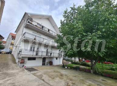Kuća, Beograd - Kaluđerica | Prodaja · 332m² · 325.000€