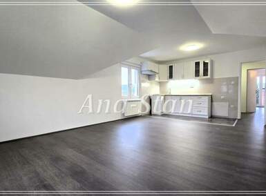 Trosoban stan, Beograd - Kaluđerica | Izdavanje · 70m² · 400€