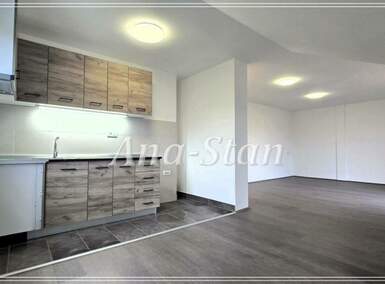 Trosoban stan, Beograd - Kaluđerica | Izdavanje · 95m² · 450€