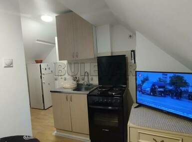 Jednoiposoban stan, Niš - Pantelej(Niš) | Izdavanje · 23m² · 170€