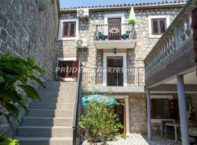 Kuća, Budva | Prodaja · 210m² · 450.000€