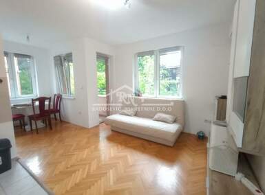 Jednoiposoban stan, Beograd - Petlovo Brdo | Izdavanje · 33m² · 300€