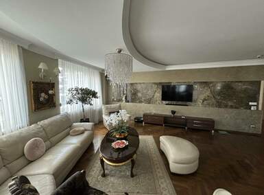 Troiposoban stan, Beograd - Vračar | Izdavanje · 130m² · 2.500€