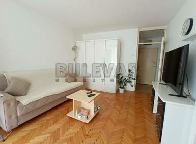 Dvosoban stan, Niš - Bulevar Nemanjića | Izdavanje · 56m² · 250€