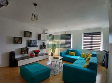 Trosoban stan, Jagodina | Prodaja · 79m² · 150.000€