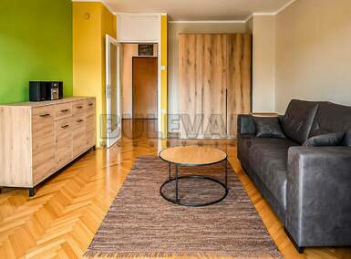 Dvoiposoban stan, Niš - Pravni fakultet | Izdavanje · 74m² · 500€