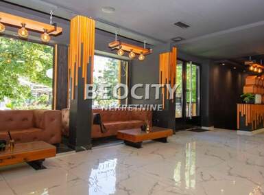 Poslovni prostor / Lokal, Beograd - Mladenovac (mesto) | Izdavanje · 166m² · 1.500€