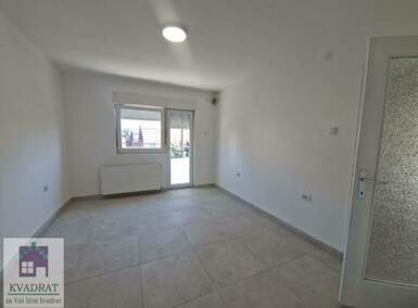 Poslovni prostor / Lokal, Beograd - Ostružnica | Izdavanje · 80m² · 450€