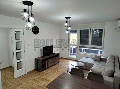 Jednoiposoban stan, Niš - Pantelej(Niš) | Izdavanje · 47m² · 400€