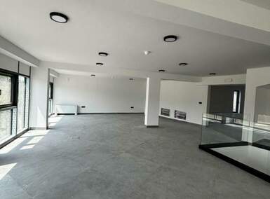 Poslovni prostor / Lokal, Niš - Bulevar Nemanjica | Izdavanje · 550m² · 6.600€